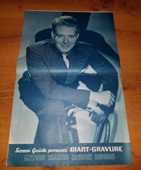 Nelson Eddy - Screen Guide Magazine Pictorial [United States] (December 1936)