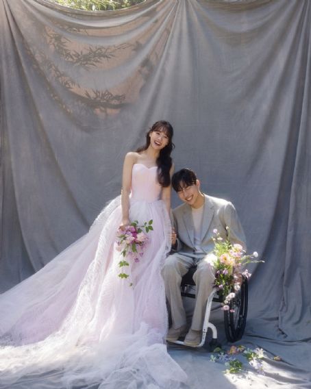 Park We and Song Jieun - Engagement