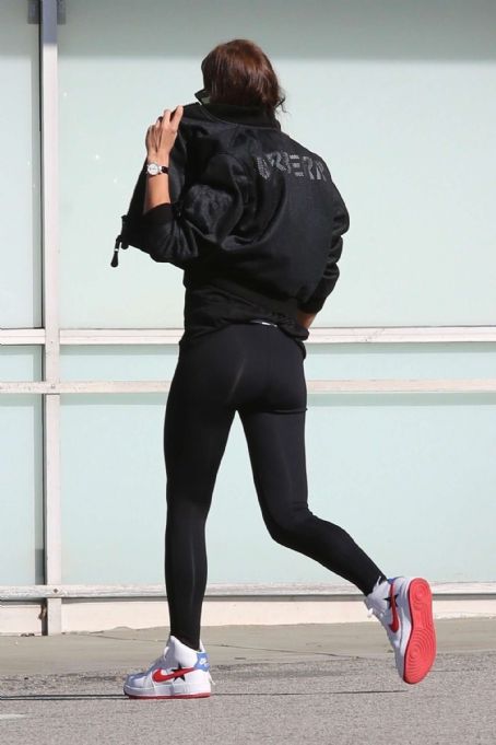 Irina Shayk in Tights at a CVS store in Pacific Palisades - FamousFix.com  post