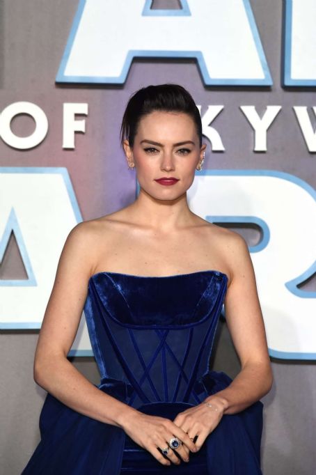 Daisy Ridley – ‘Star Wars: The Rise of Skywalker’ Premiere in London ...