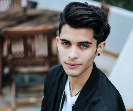 Who is Erick Brian Colón dating? Erick Brian Colón girlfriend, wife