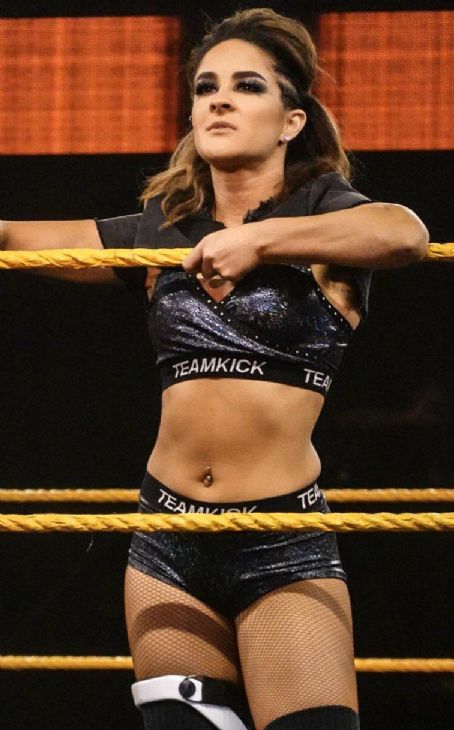 Evie (wrestler)