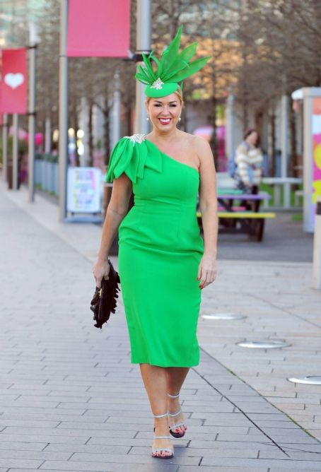 Claire Sweeney – Seen in a green dress with a matching hat at Aintree in Liverpool