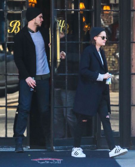Nicholas Hoult and Kristen Stewart - Dating, Gossip, News, Photos