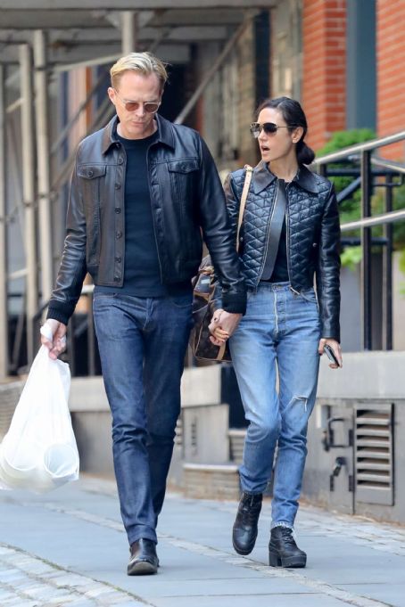 Jennifer Connelly and Paul Bettany out in New York - FamousFix