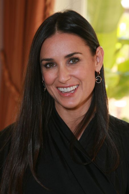 Demi Moore - Mar 05 2008 - CSMC Women's Guild Honoring Donna Karan, LA ...