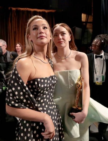 Jennifer Lawrence And Emma Stone - The 96th Annual Academy Awards ...