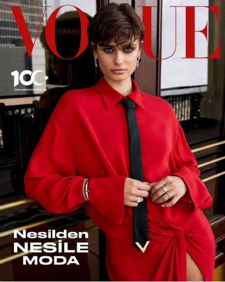 Taylor Hill, Vogue Magazine October 2023 Cover Photo - Turkey