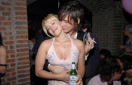 Amanda De Cadenet and Nick Valensi