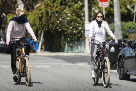 Michelle Rodriguez – Rides a bike during COVID-19 pandemic in Los Angeles
