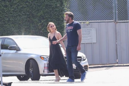Jennifer Lopez – Steps out in Los Angeles