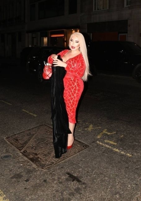 Jessica Alves – Arrives at Novikov in London | Jessica Alves Picture