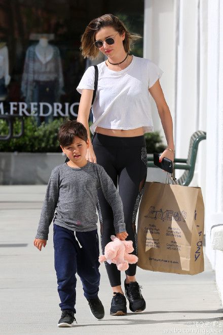 Miranda Kerr And Son Flynn Bloom Shop For Toys And Then Head To Lunch In Malibu Ca On April 14th 2016 Famousfix