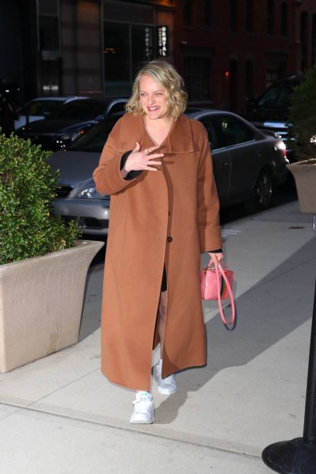 Elisabeth Moss – Arrives to Watch What Happens Live With Andy Cohen in New York