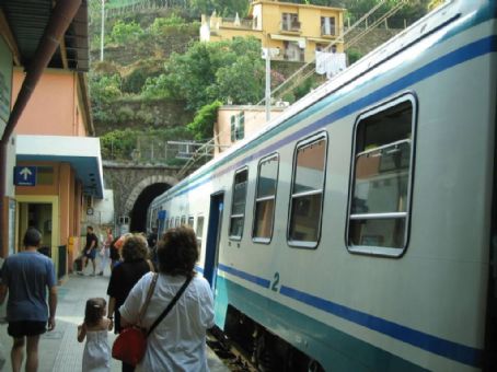 Vernazza railway station