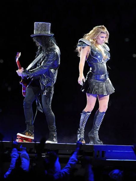 Fergie and Slash - Super Bowl XLV Halftime Show (2011)