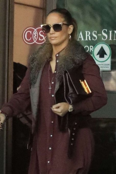 Jennifer Lopez – Leaves doctors office in Beverly Hills
