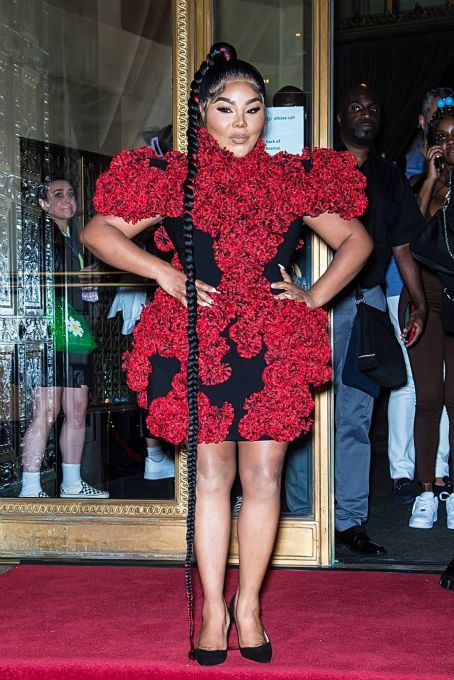 Lil’ Kim – Spotted leaving Christian Siriano fashion show during New York Fashion Week
