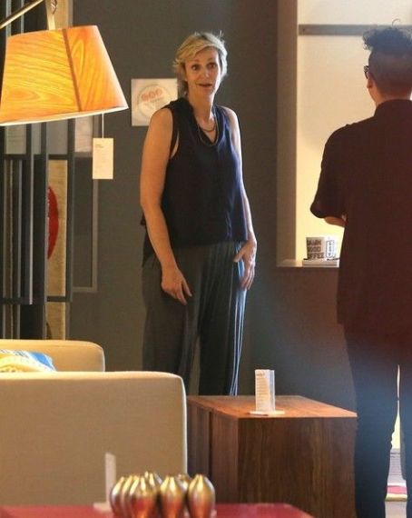 Jane Lynch Shopping For Furniture In West Hollywood | Jane Lynch