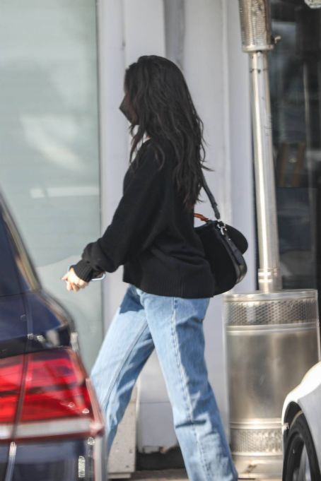 Kylie Jenner – Shopping candids at the retail store H. Lorenzo on Sunset in West Hollywood