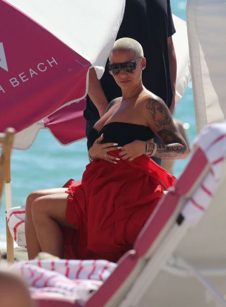 Amber Rose in Black Bikini on the beach in Miami