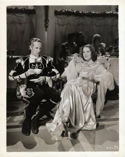 Leslie Howard & Norma Shearer - FamousFix