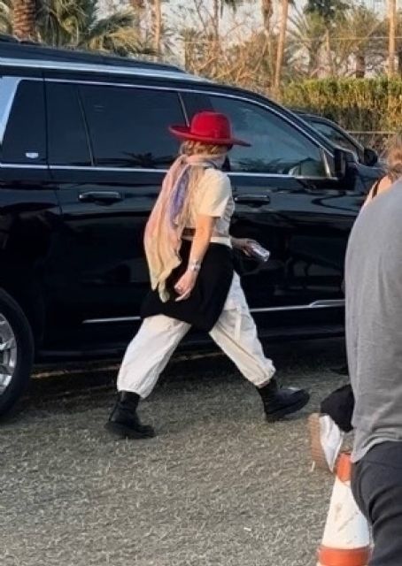 Kate Hudson – With Danny Fujikawa arrive at Coachella Day 3 in Indio