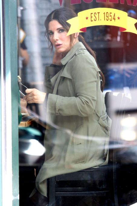 Sandra Bullock – Filming reshoots for ‘Oceans 8’ in New York City ...