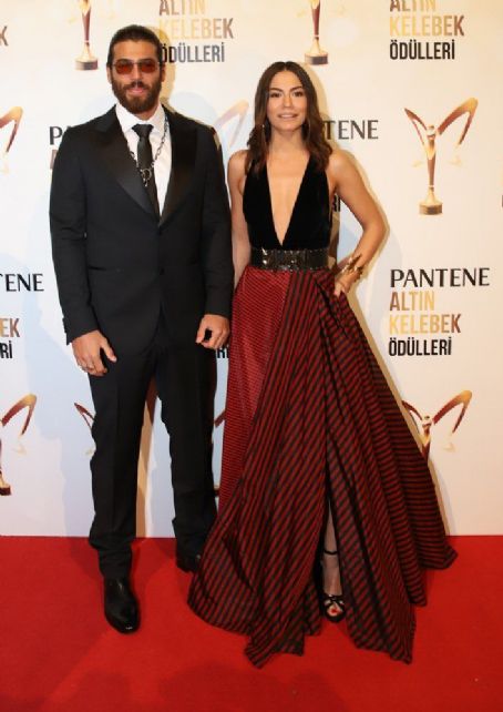 Demet Ozdemir And Can Yaman 2018 Golden Butterfly Awards Famousfix Com Post