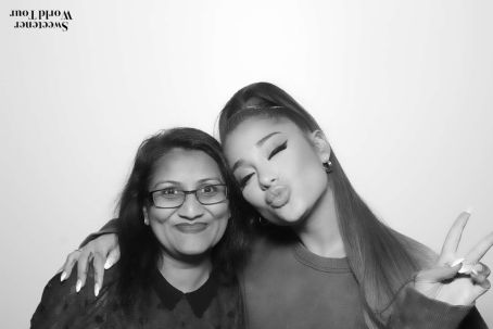 Ariana Grande – Sweetener World Tour Meet and Greet in London