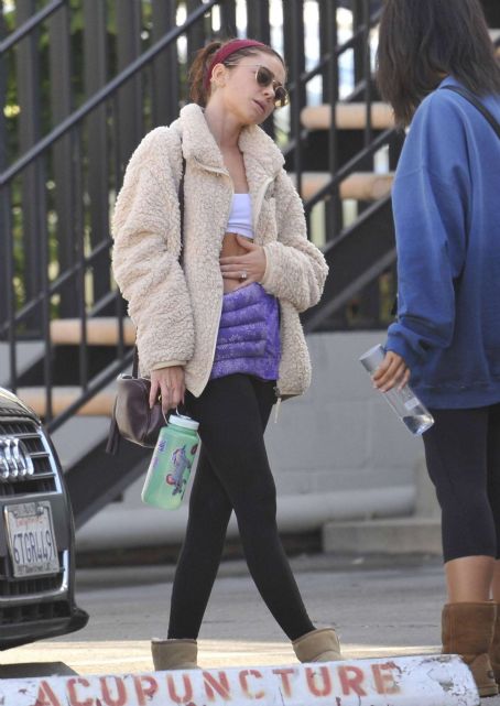 Sarah Hyland – Leaves pilates in Studio City