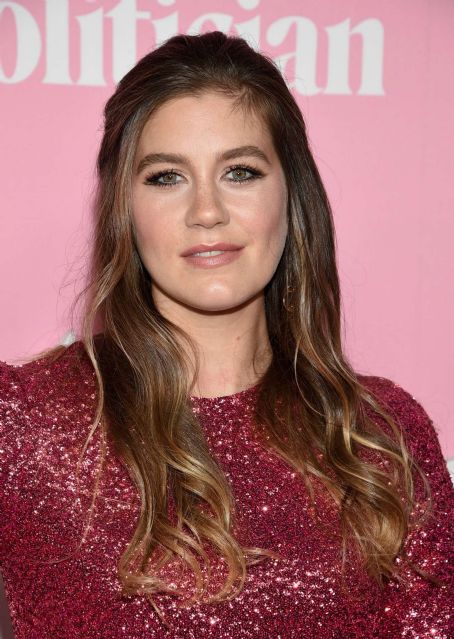 Who is Laura Dreyfuss dating? Laura Dreyfuss boyfriend, husband