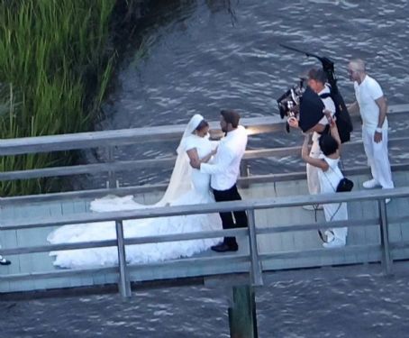 Jennifer Lopez – Marries Ben Affleck wearing wedding dress with a 20ft train in Savannah