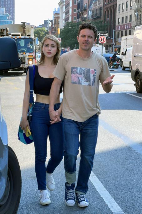 Caylee Cowan – Out for lunch in NYC | Caylee Cowan Picture #113232375 ...