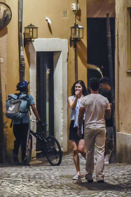 Alexandra Daddario and Brendan Wallace – Out for dinner at Pierluigi in Rome