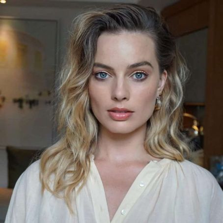 Margot Robbie – Bryce Scarlett BTS Photoshoot 2019 | Margot Robbie