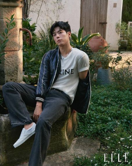 Park Bo-gum - Elle Magazine Pictorial [Thailand] (January 2024) - FamousFix