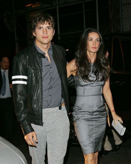 Demi Moore Afterparty For Ashton Kutchers Performance At Saturday Night Live 13042008 3241