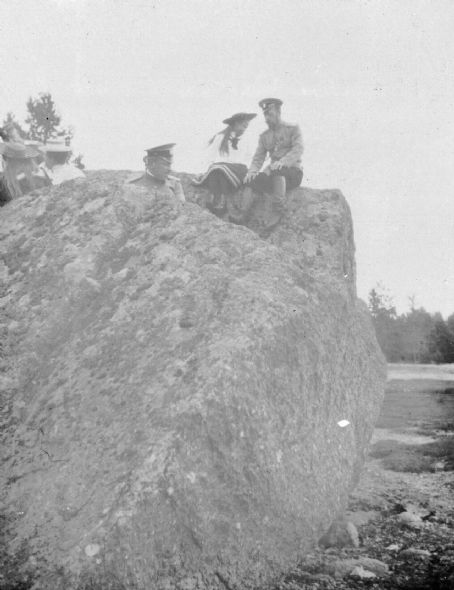 Tsar Nicholas II, Tsaritsa Alexandra Feodorovna, Grand Duchess Olga ...