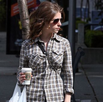 Anna Kendrick Getting Coffee In Vancouver