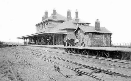 Cromer High railway station
