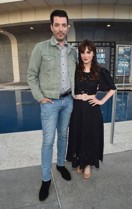 Zooey Deschanel – Opening Night Of Mike Birbiglia The Old Man And The Pool in L.A