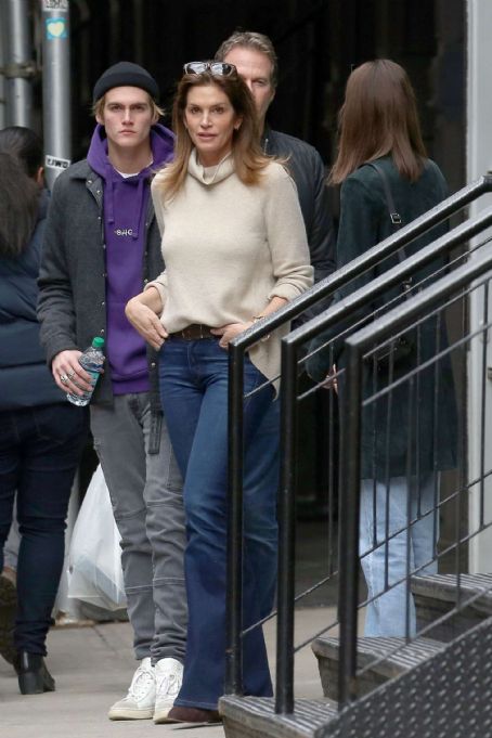 Cindy Crawford – Out and about in New York City | Cindy Crawford