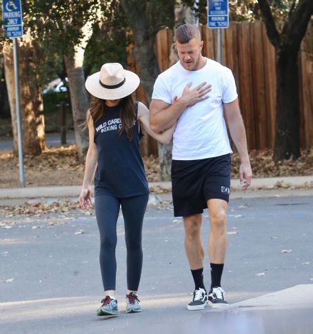 Minka Kelly – Seen with Dan Reynolds while out for a romantic hike in ...