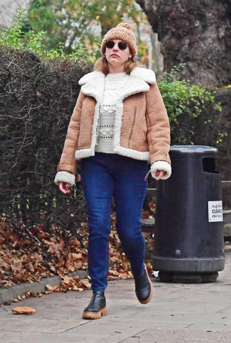 Kelly Brook – Spotted with her partner Jeremy Parisi walking the dog in London