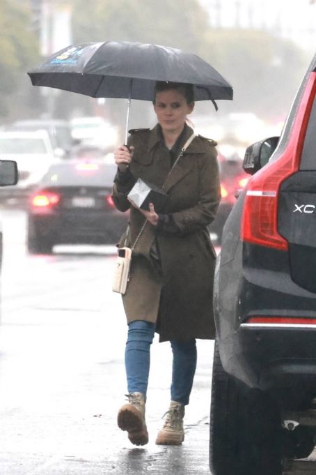 Kate Mara – On a rain in Los Feliz