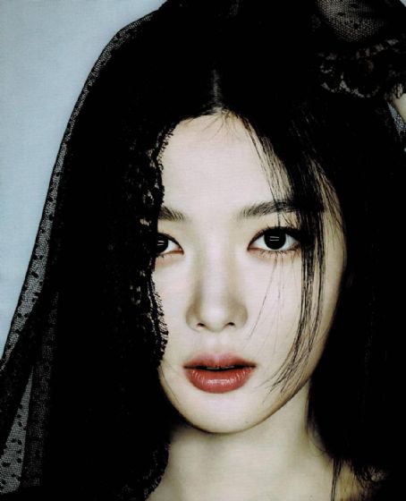 Who is Kim Yoo-jung dating? Kim Yoo-jung boyfriend, husband