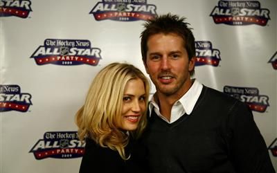 Report: Stars legend Mike Modano, actress Willa Ford to divorce