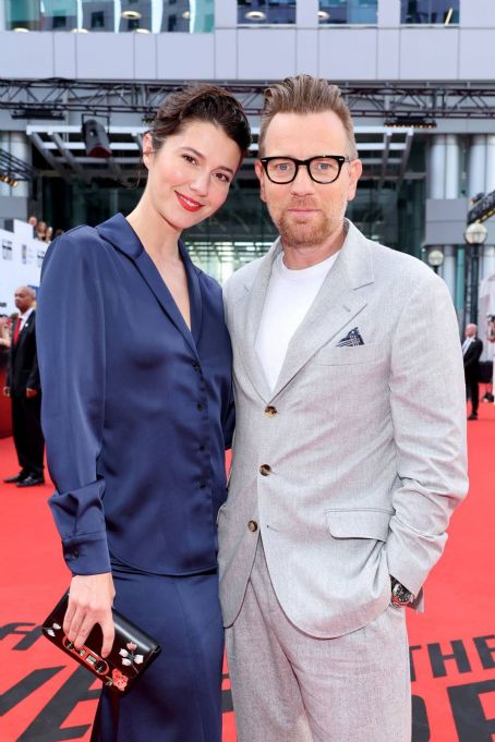 Mary Elizabeth Winstead – Raymond and Ray Premiere during the 2022 TIFF