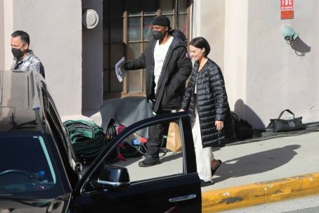 Margot Robbie – With John David Washington on set for the Untitled ...